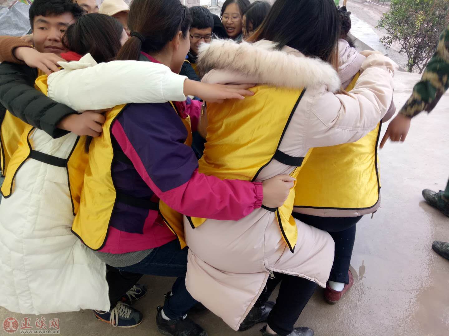 巫溪论坛 生活娱乐 吃喝玩乐 帖子 然后就是抱团取暖,一个小组围成一